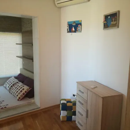 Petar Villa *