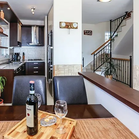 Petar Villa Podstrana